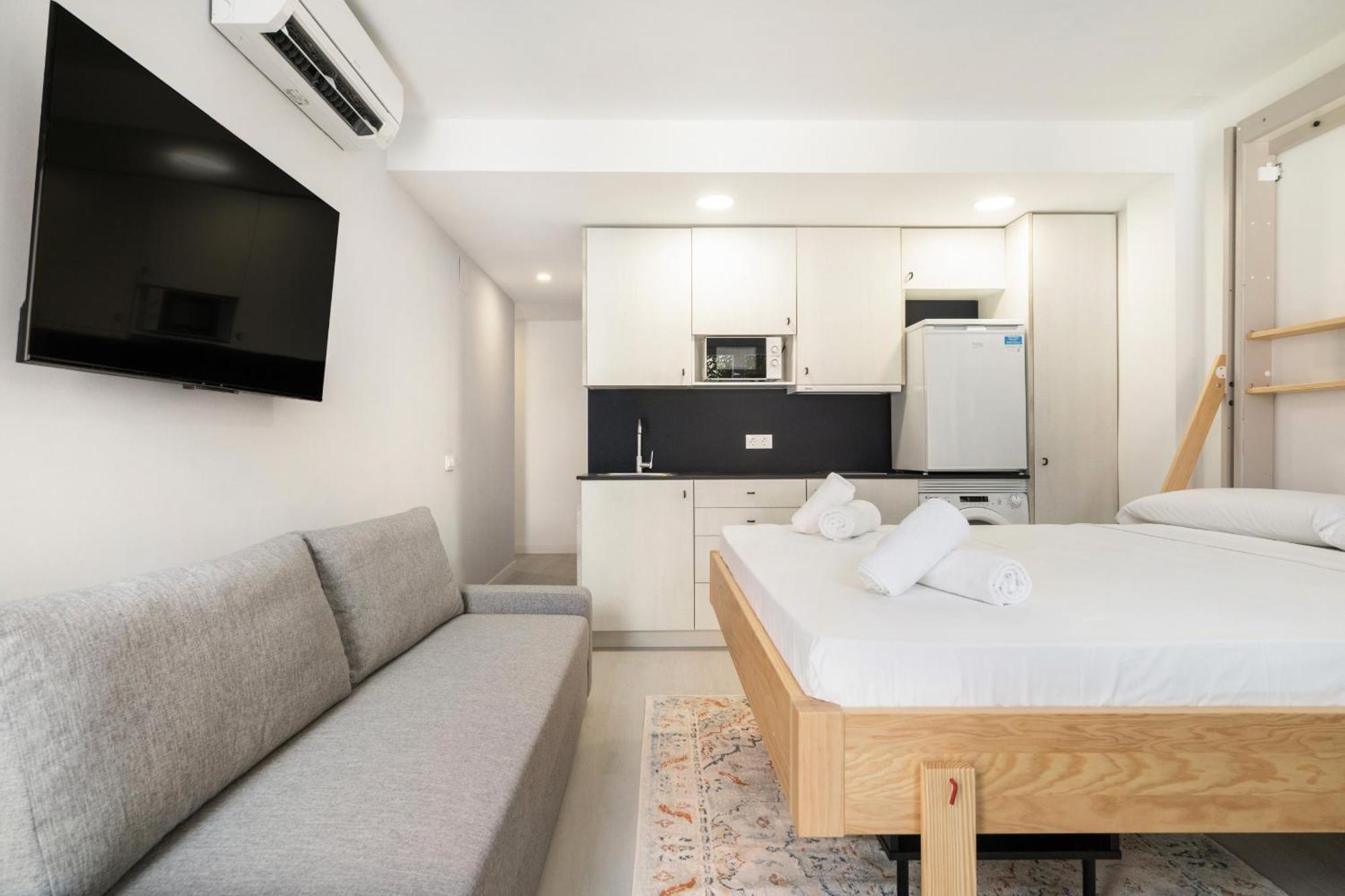Madriver Apartamentos Reformados Con Parking Gratuito Bagian luar foto