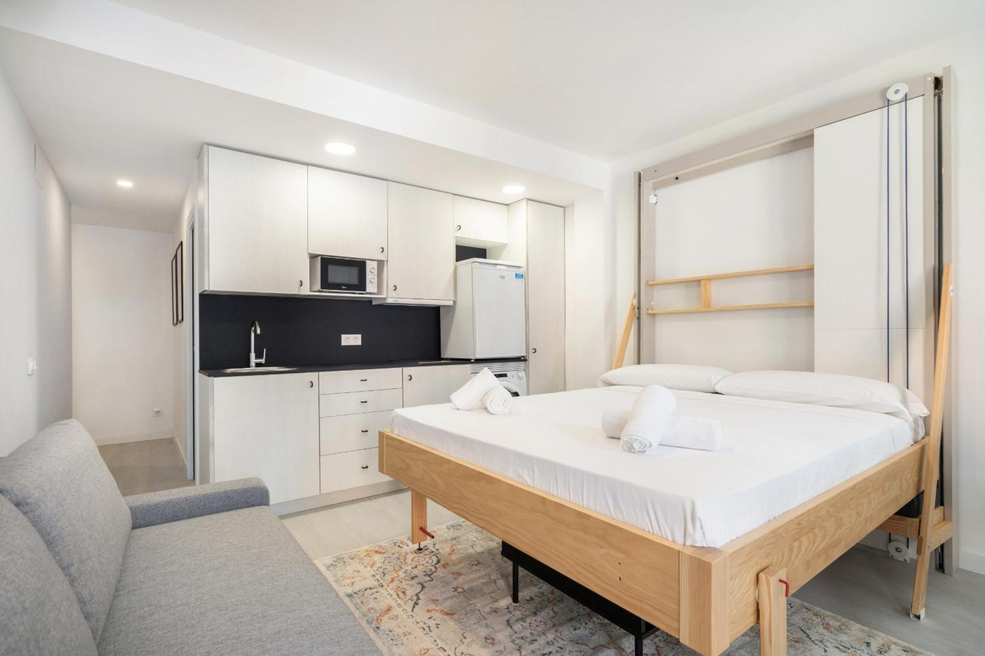 Madriver Apartamentos Reformados Con Parking Gratuito Bagian luar foto