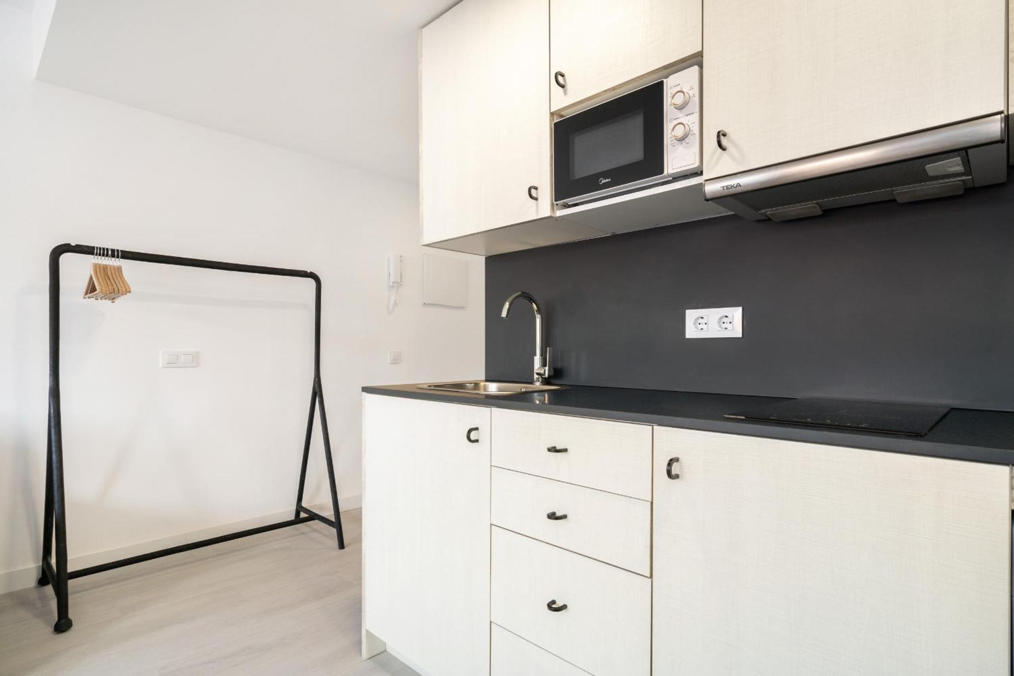 Madriver Apartamentos Reformados Con Parking Gratuito Bagian luar foto
