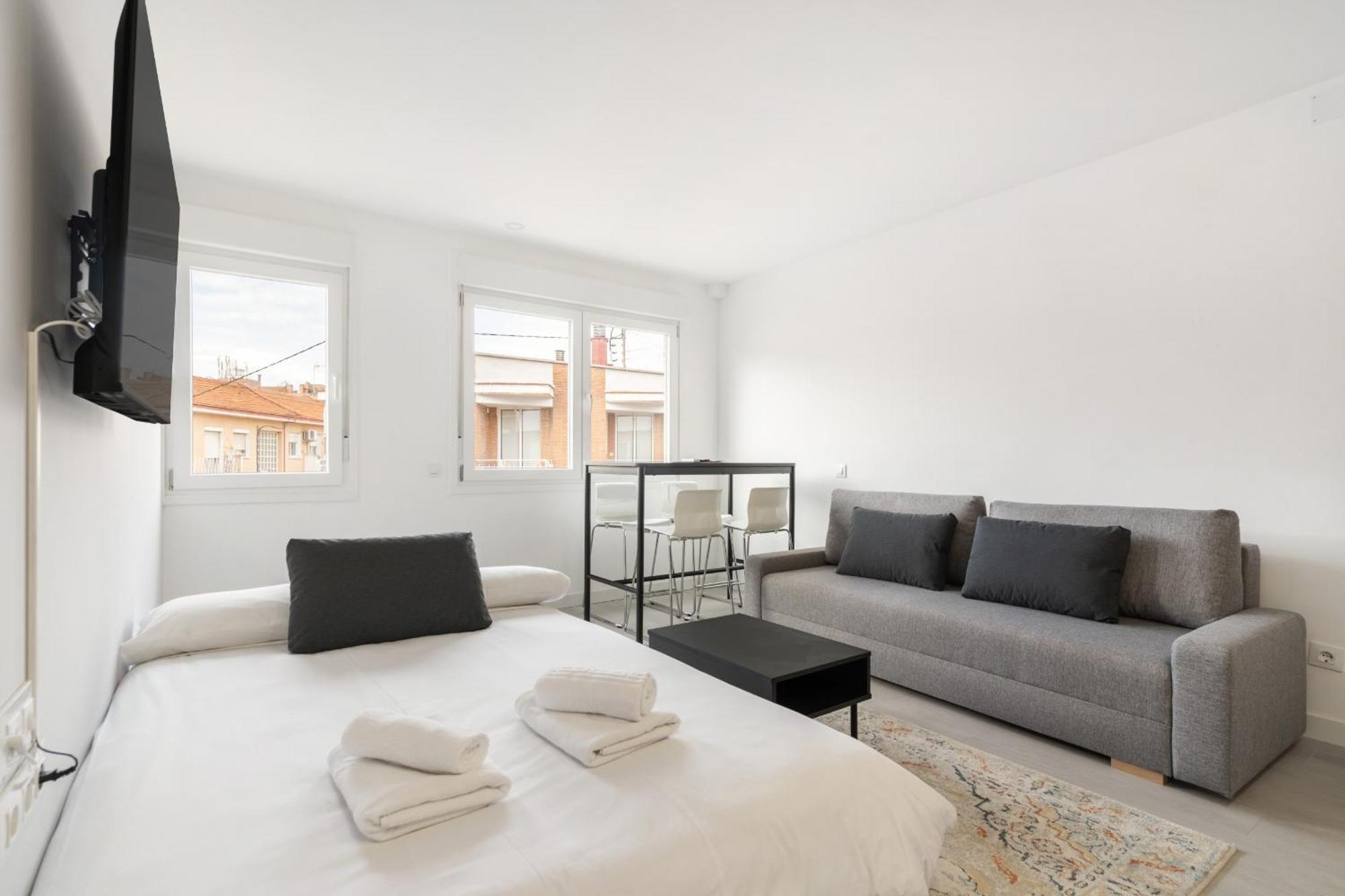 Madriver Apartamentos Reformados Con Parking Gratuito Bagian luar foto