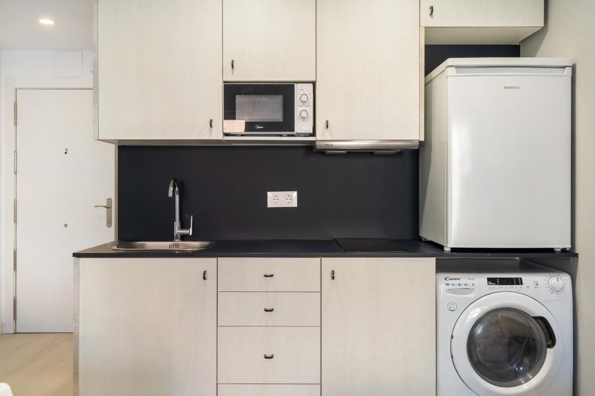 Madriver Apartamentos Reformados Con Parking Gratuito Bagian luar foto