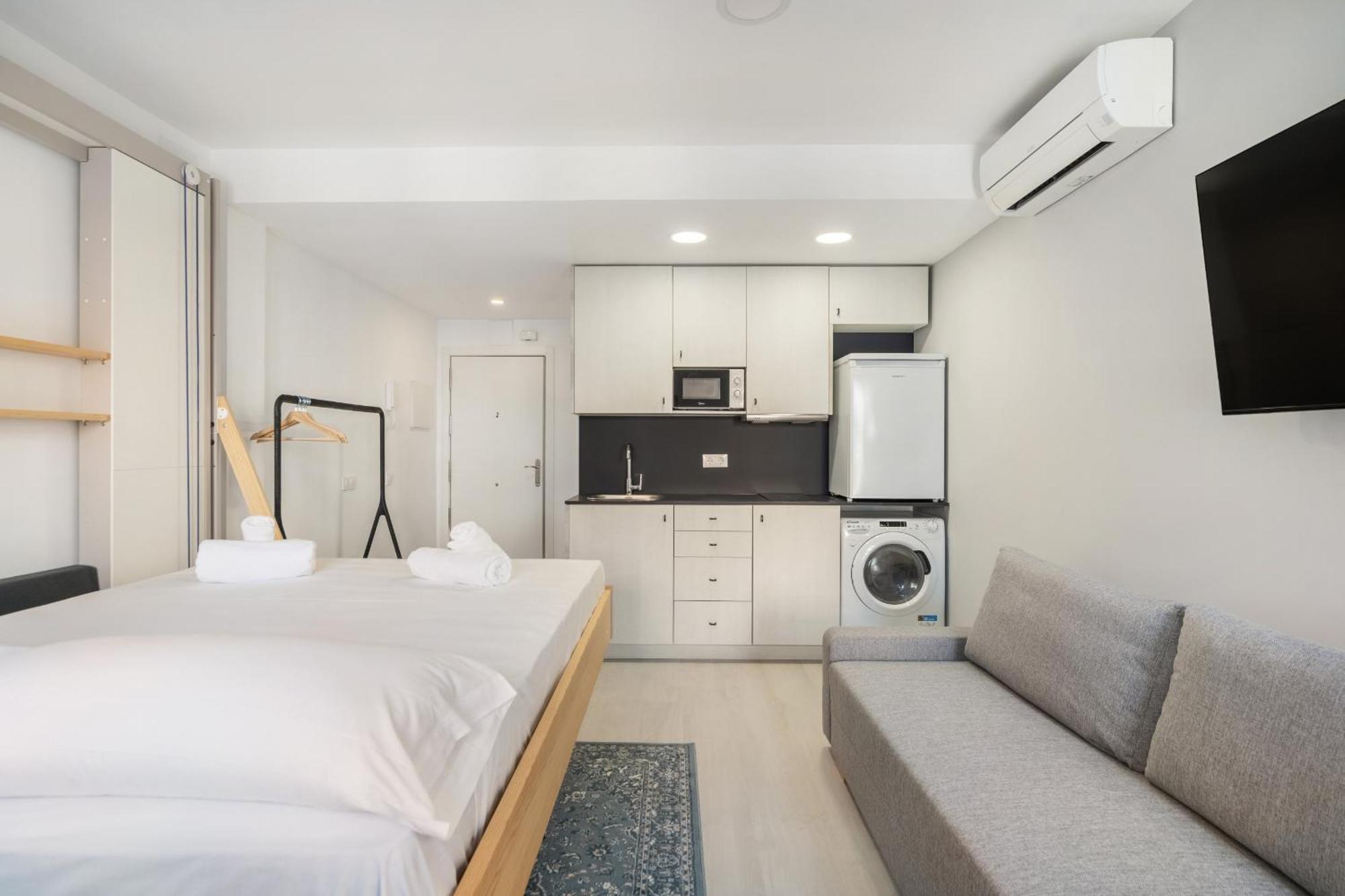 Madriver Apartamentos Reformados Con Parking Gratuito Bagian luar foto