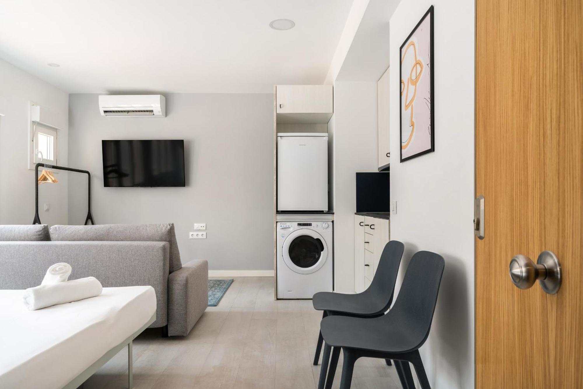 Madriver Apartamentos Reformados Con Parking Gratuito Bagian luar foto