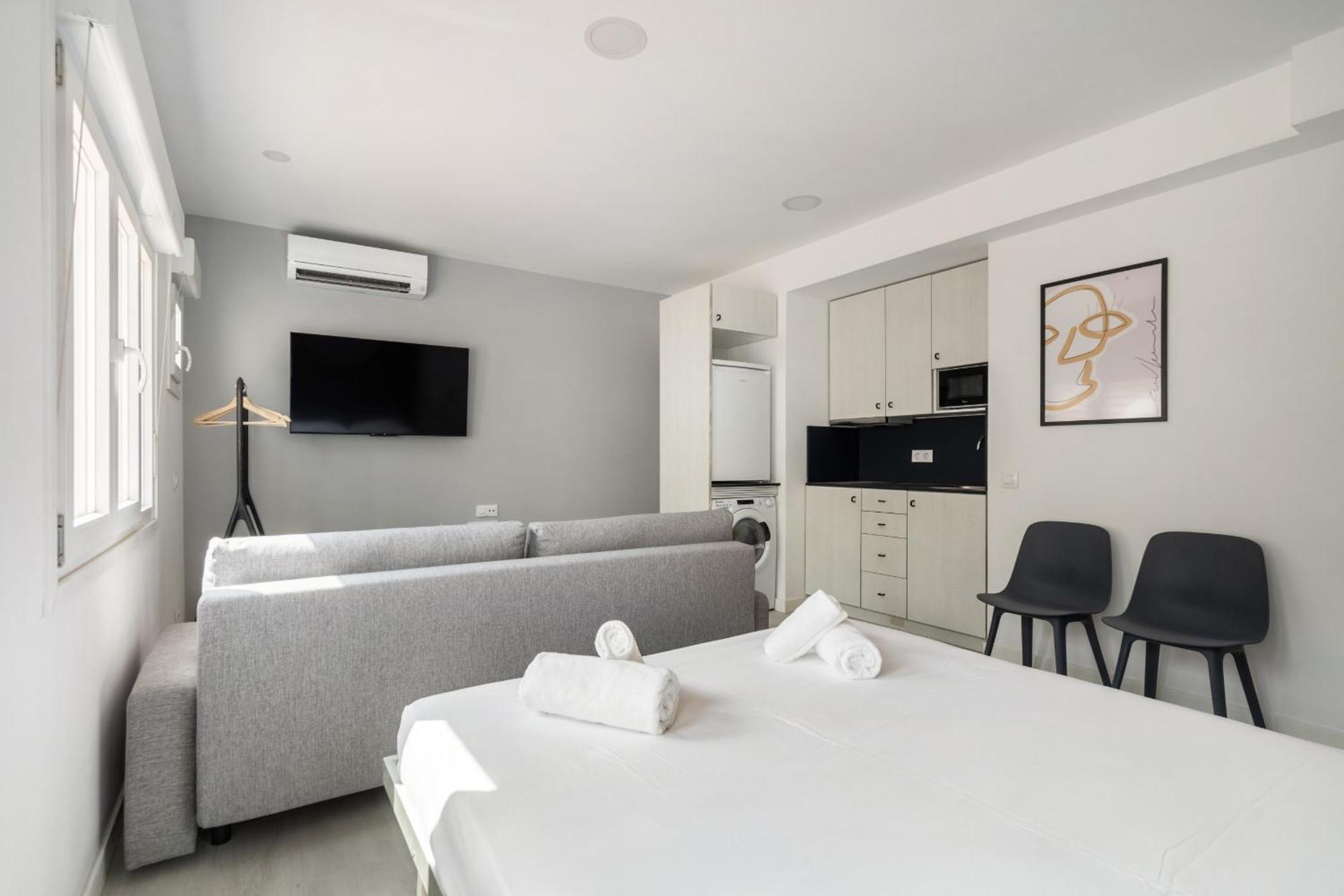 Madriver Apartamentos Reformados Con Parking Gratuito Bagian luar foto