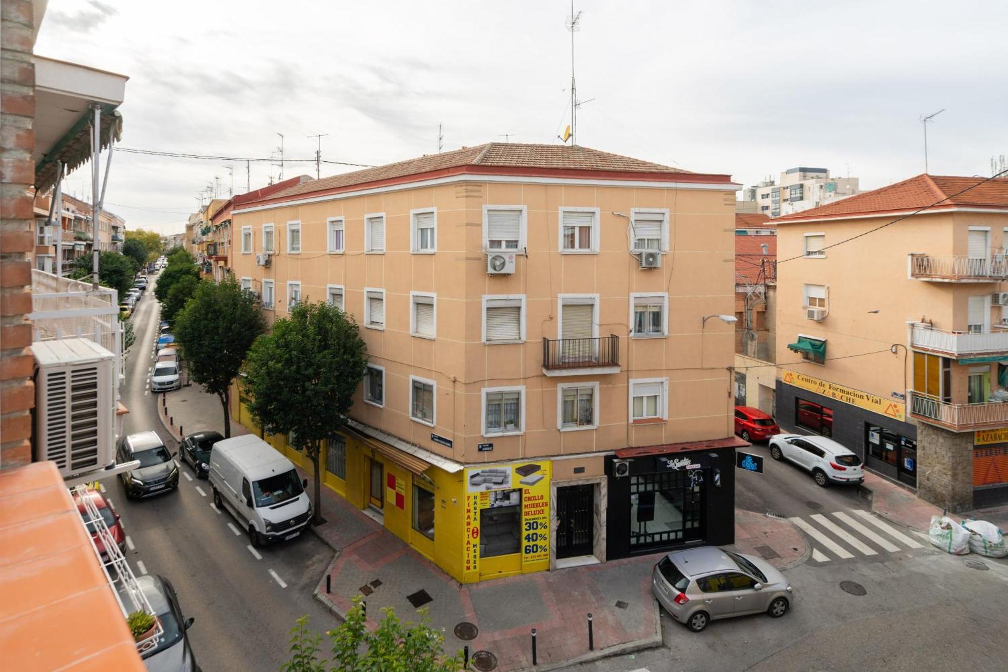 Madriver Apartamentos Reformados Con Parking Gratuito Bagian luar foto