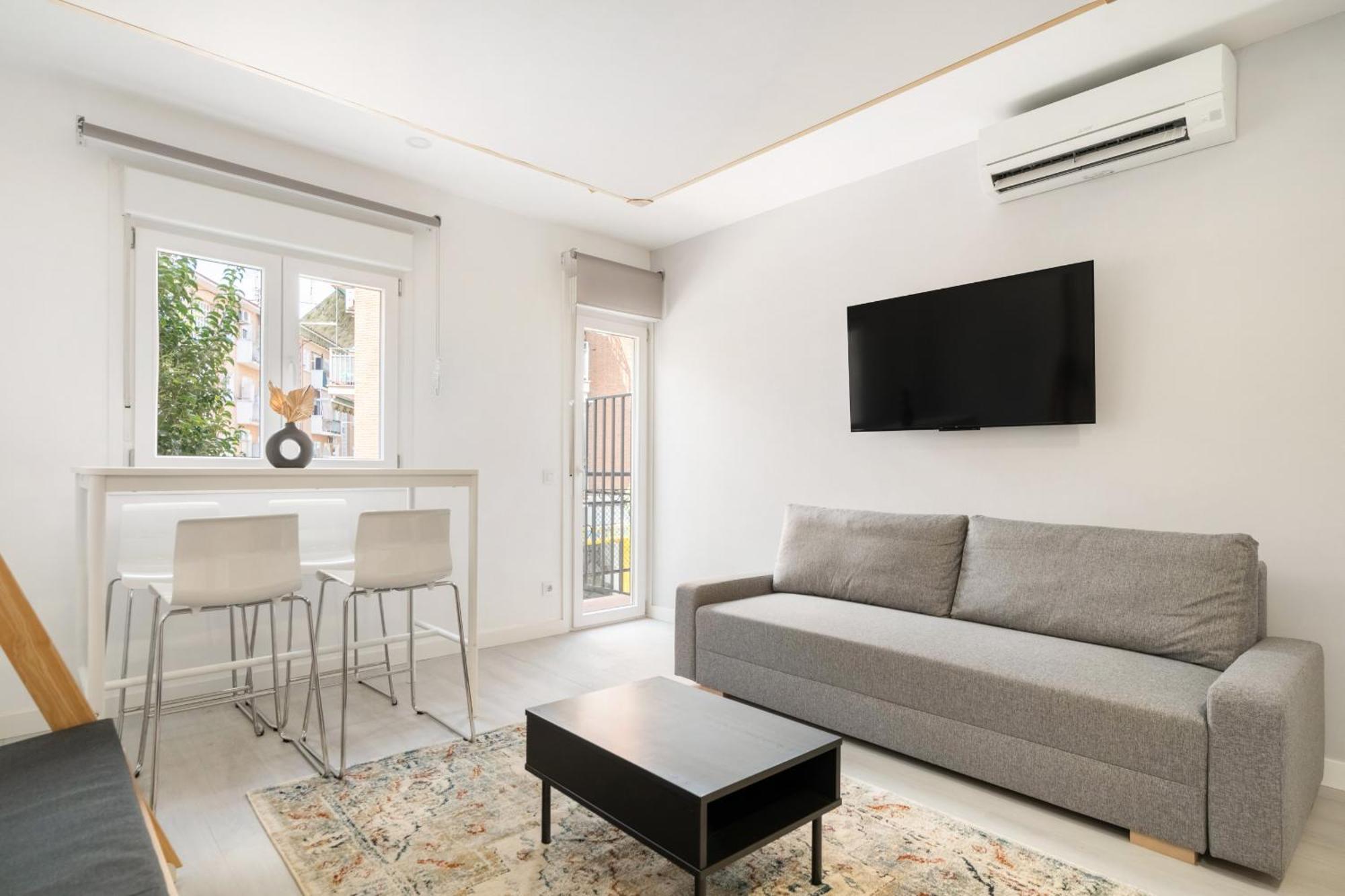 Madriver Apartamentos Reformados Con Parking Gratuito Bagian luar foto