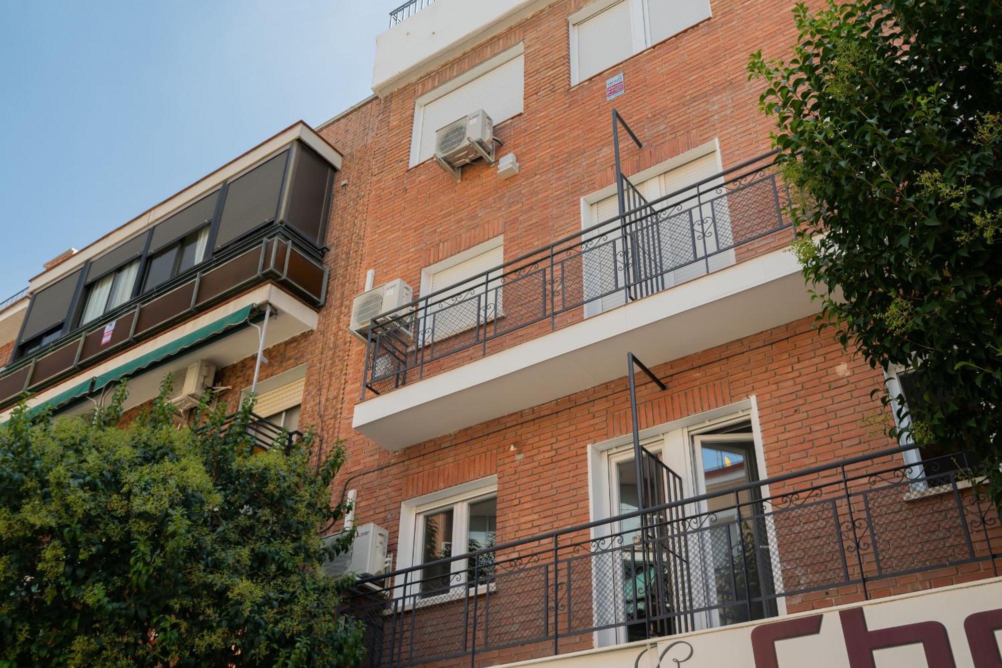 Madriver Apartamentos Reformados Con Parking Gratuito Bagian luar foto