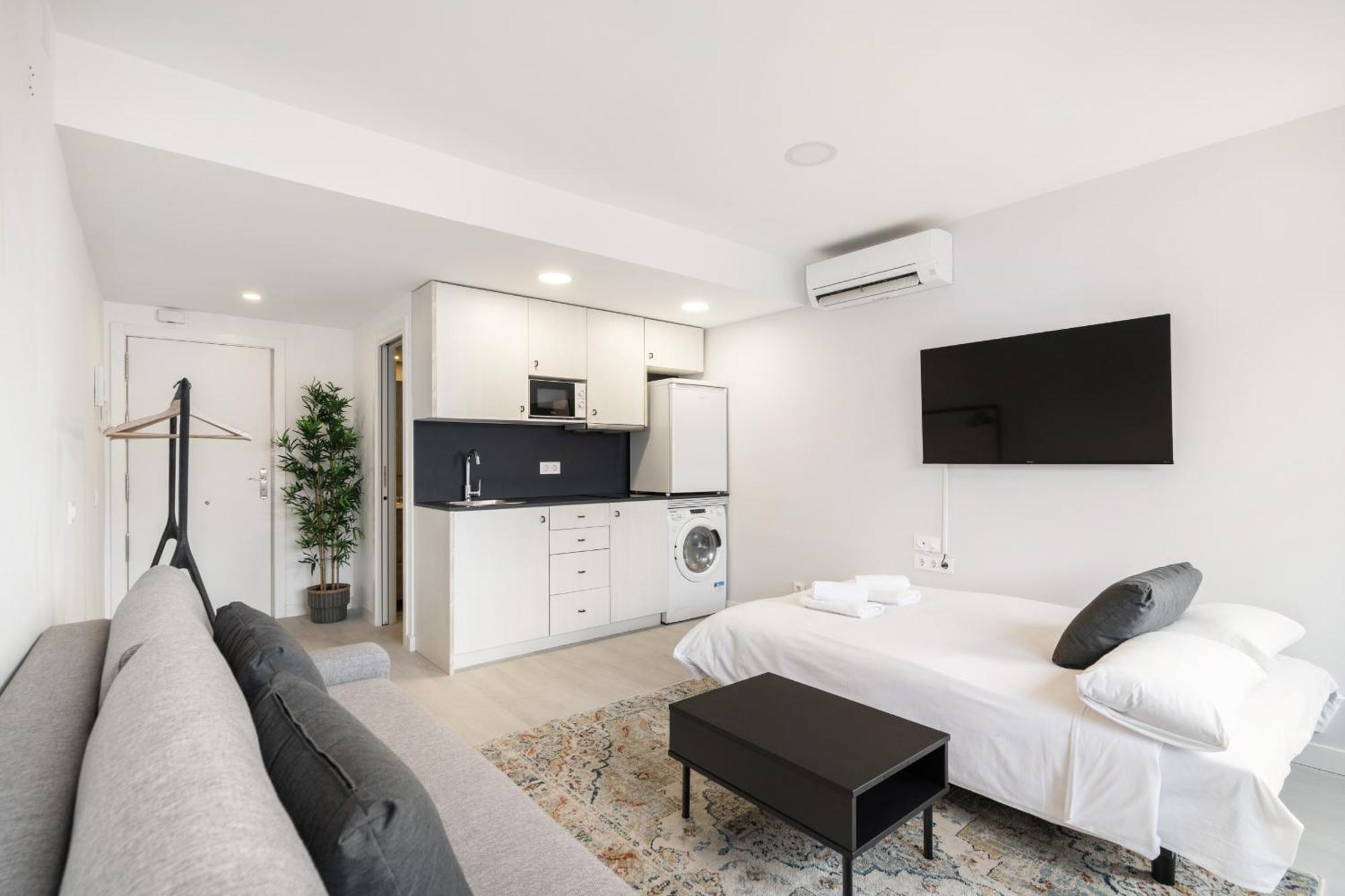 Madriver Apartamentos Reformados Con Parking Gratuito Bagian luar foto