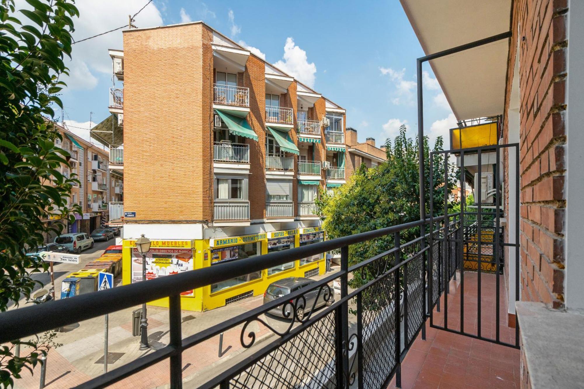 Madriver Apartamentos Reformados Con Parking Gratuito Bagian luar foto